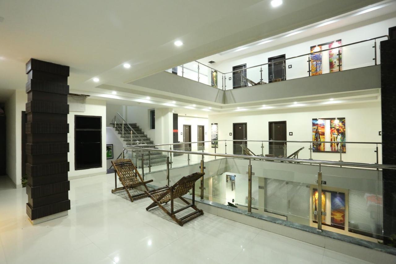 Hotel Castle View Roorkee Bagian luar foto